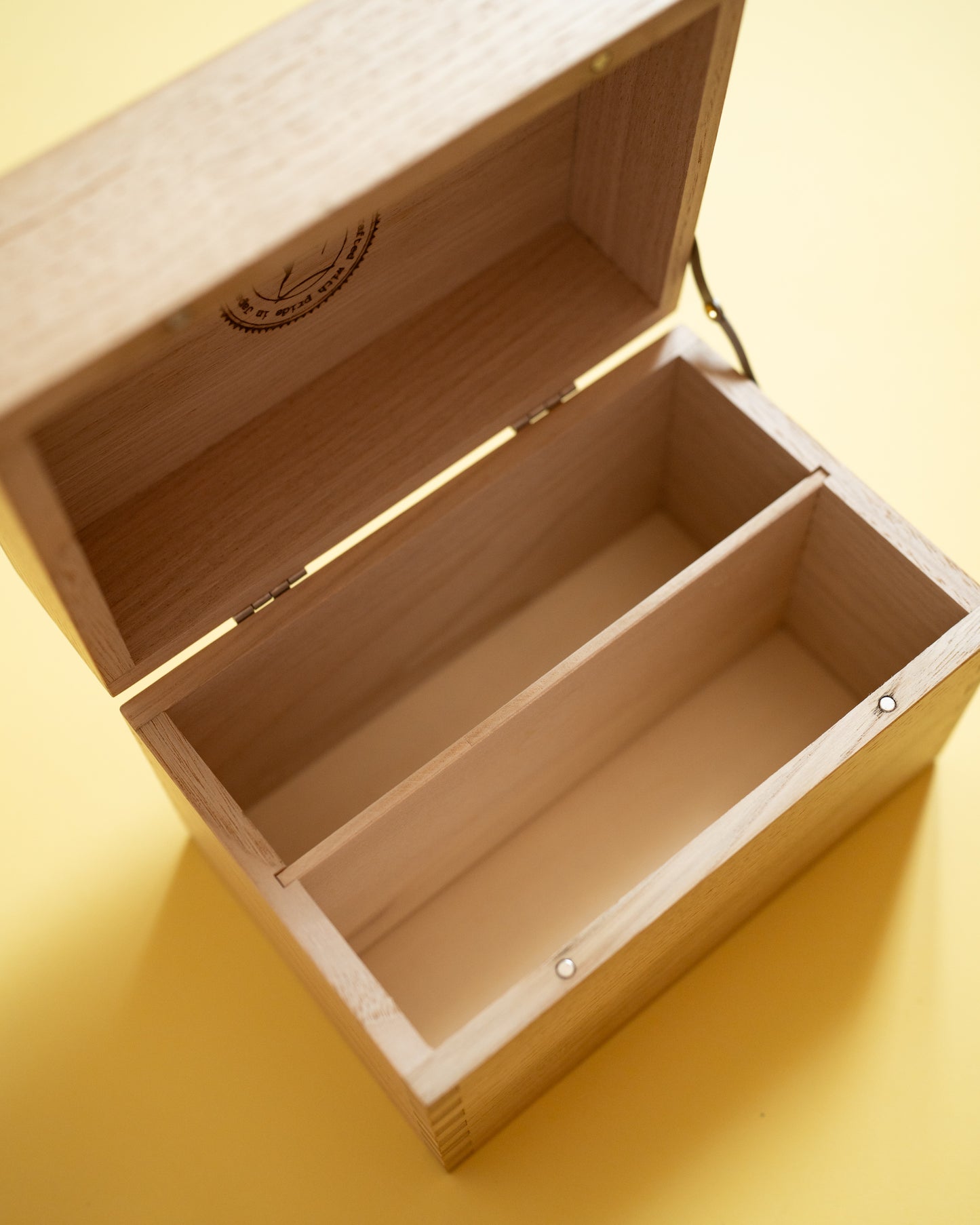 Boîte pour Organiser Cartes Postales et Photographies en Châtaigner Classiky