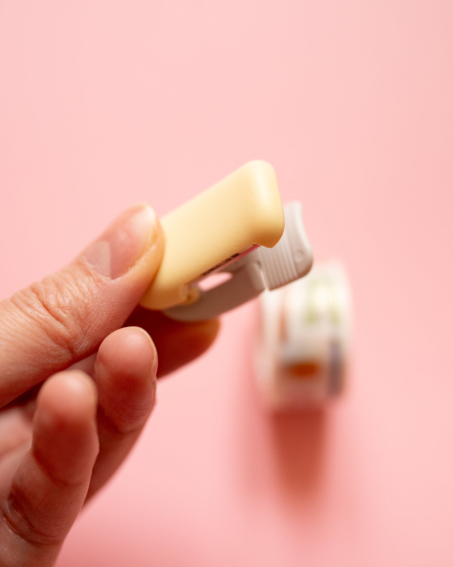Cutter à Masking Tape Kokuyo Karu Cut Clip (3 coloris)