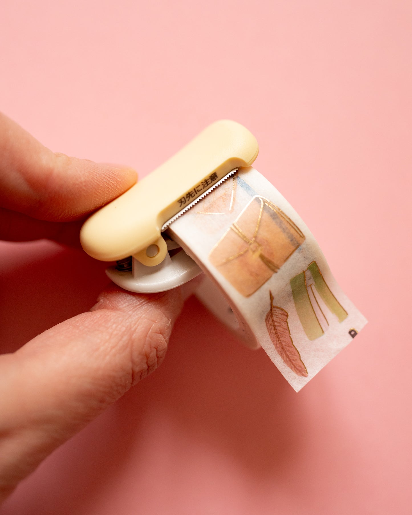 Cutter à Masking Tape Kokuyo Karu Cut Clip (3 coloris)