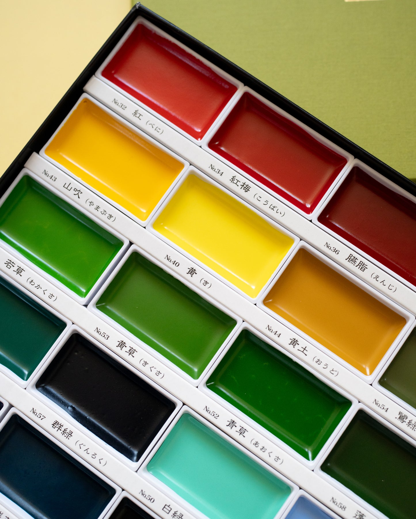 Coffret Peinture Aquarelle Gansai Tambi 24 couleurs Kuretake