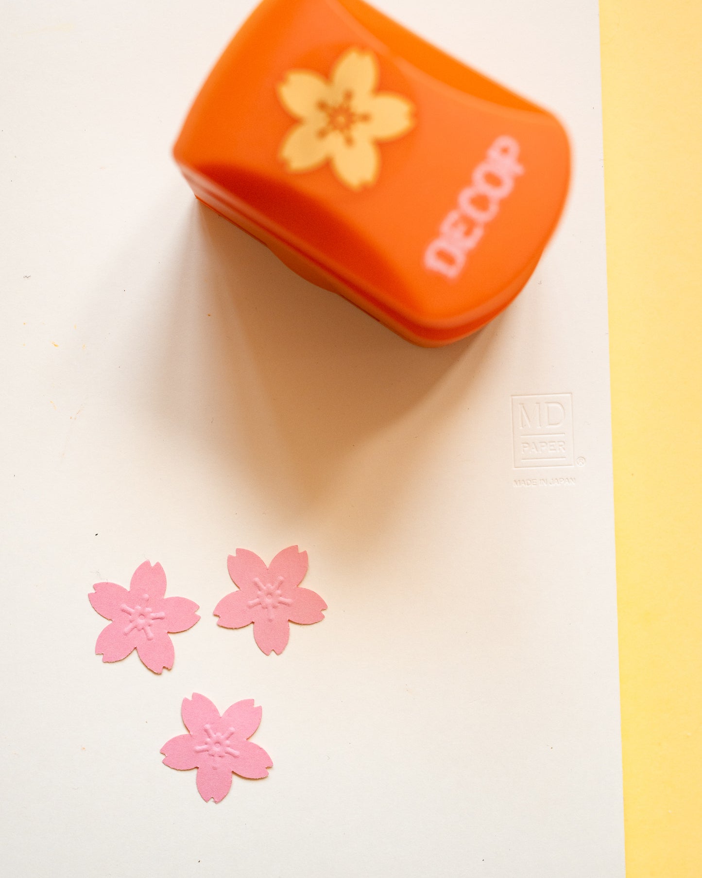 Sakura Decop Paper Intelligence Hole Punch