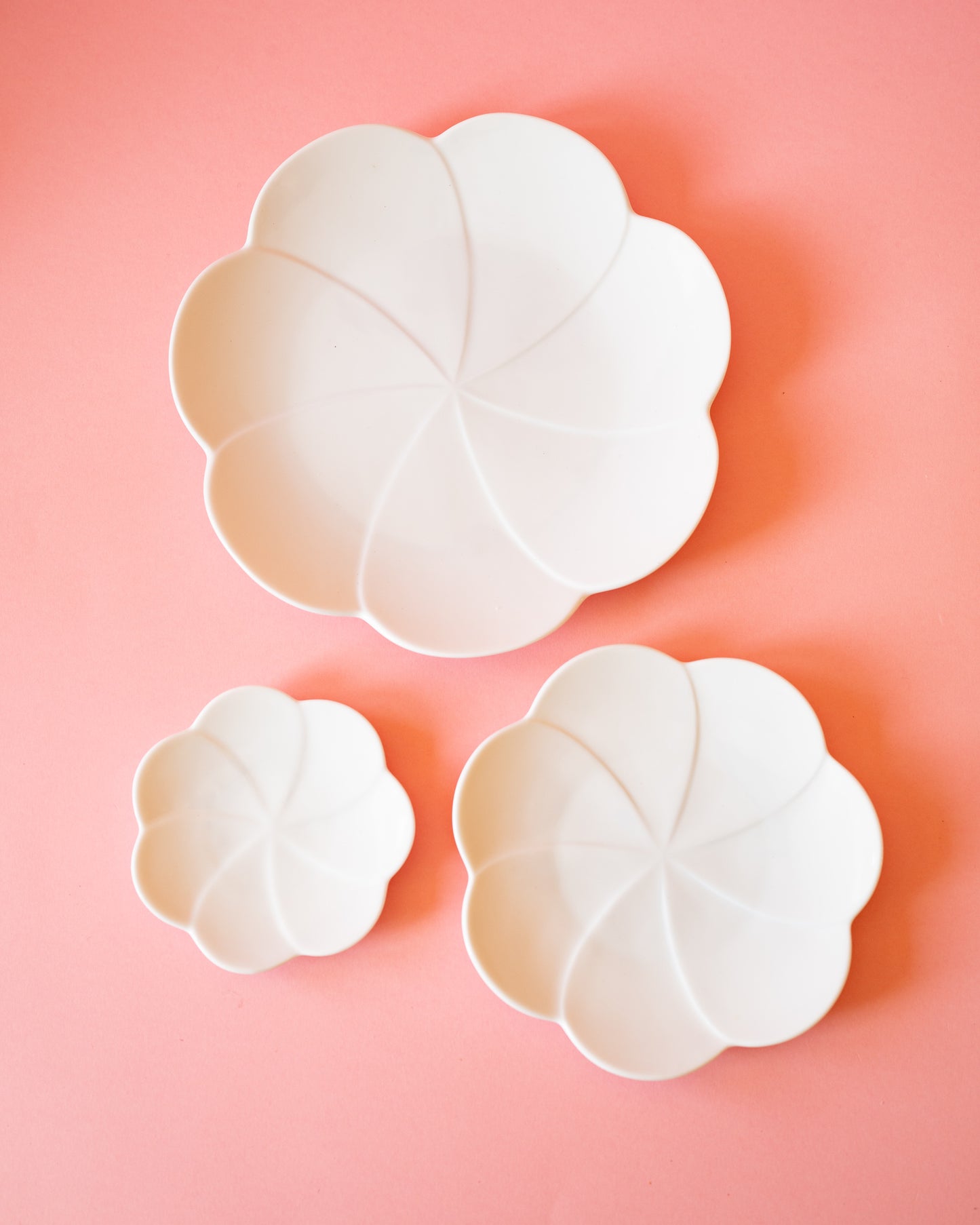Hollyhock Plate Oda Porcelain (3 sizes to choose from)