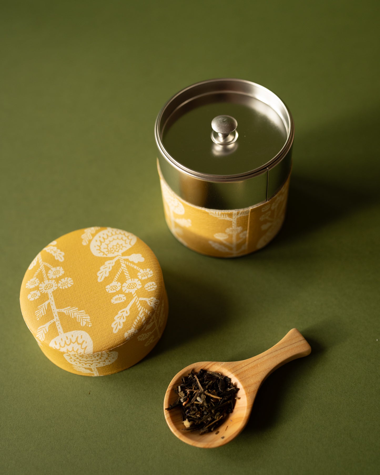 Boîte à Thé Japonaise en Métal et Papier Washi Chrysanthèmes Jaune