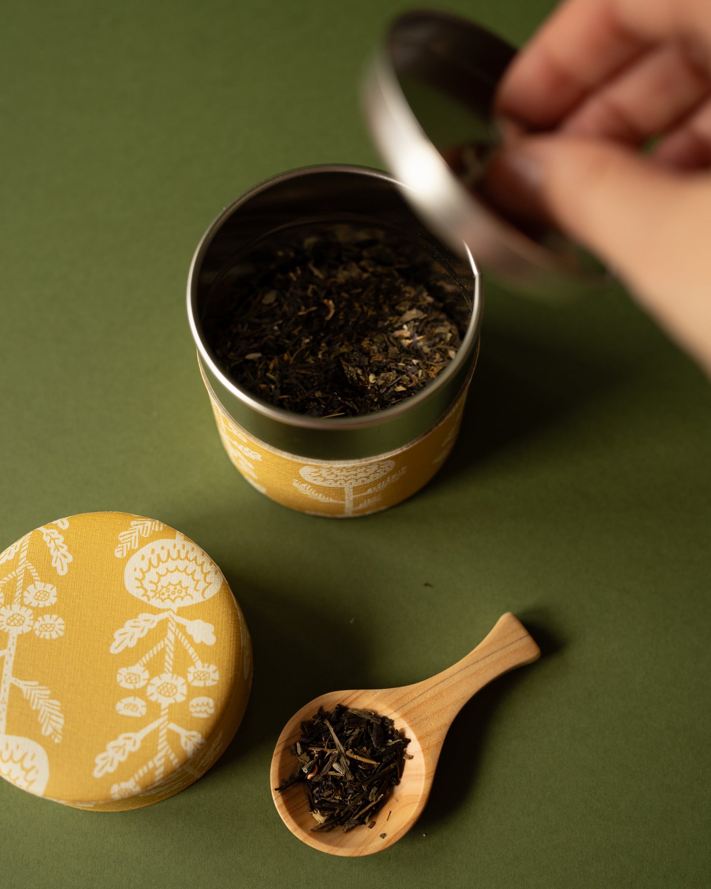Boîte à Thé Japonaise en Métal et Papier Washi Chrysanthèmes Jaune