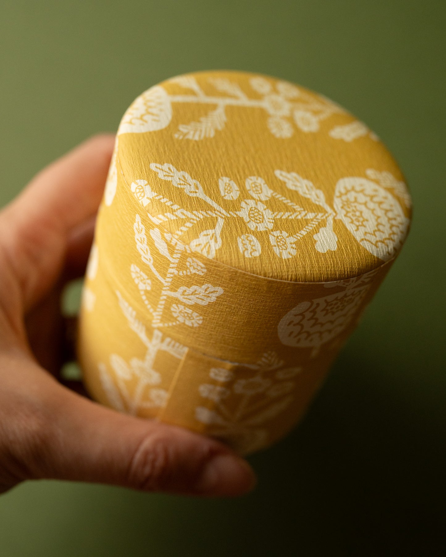 Boîte à Thé Japonaise en Métal et Papier Washi Chrysanthèmes Jaune