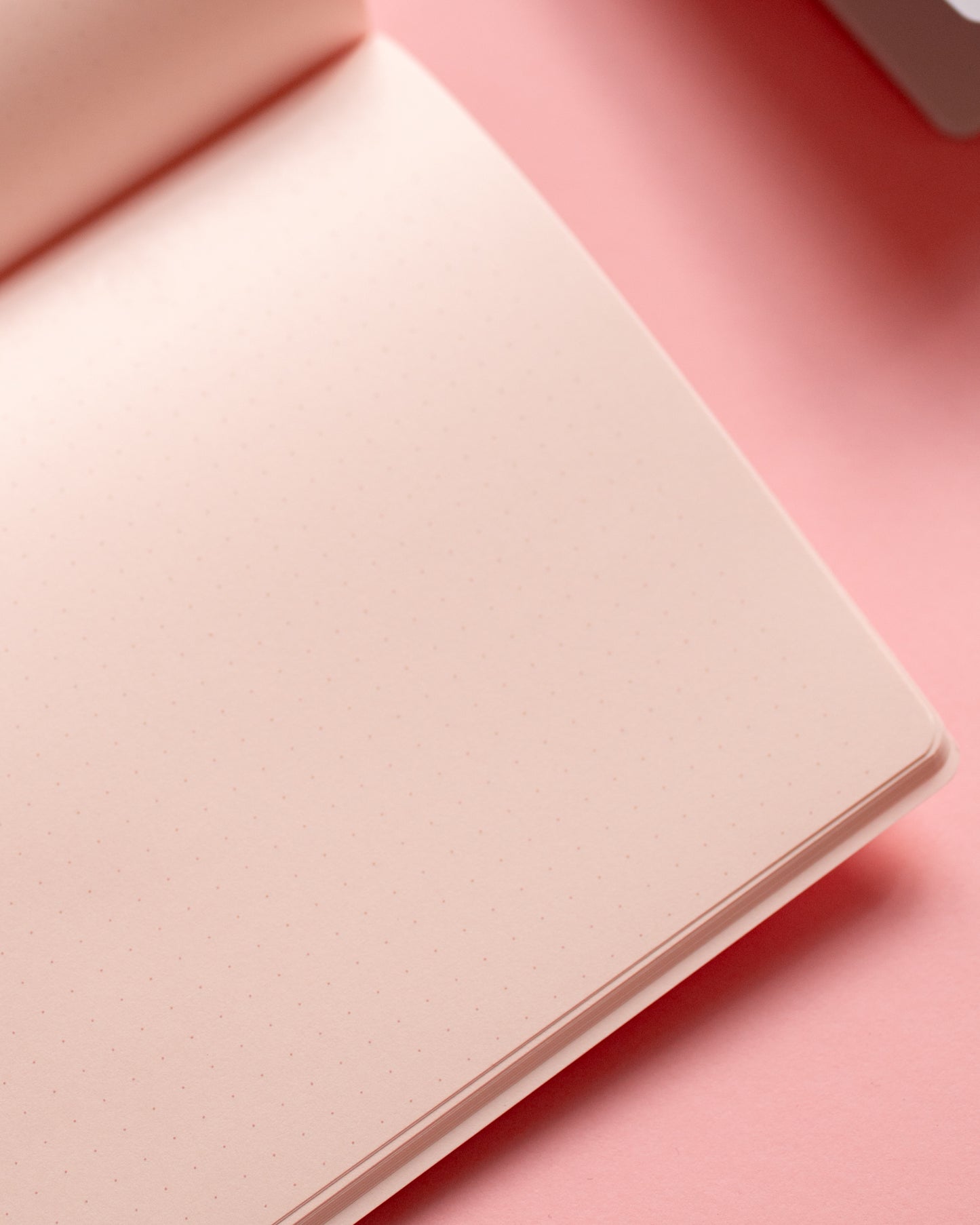Cahier A5 Pointillé Rose Midori