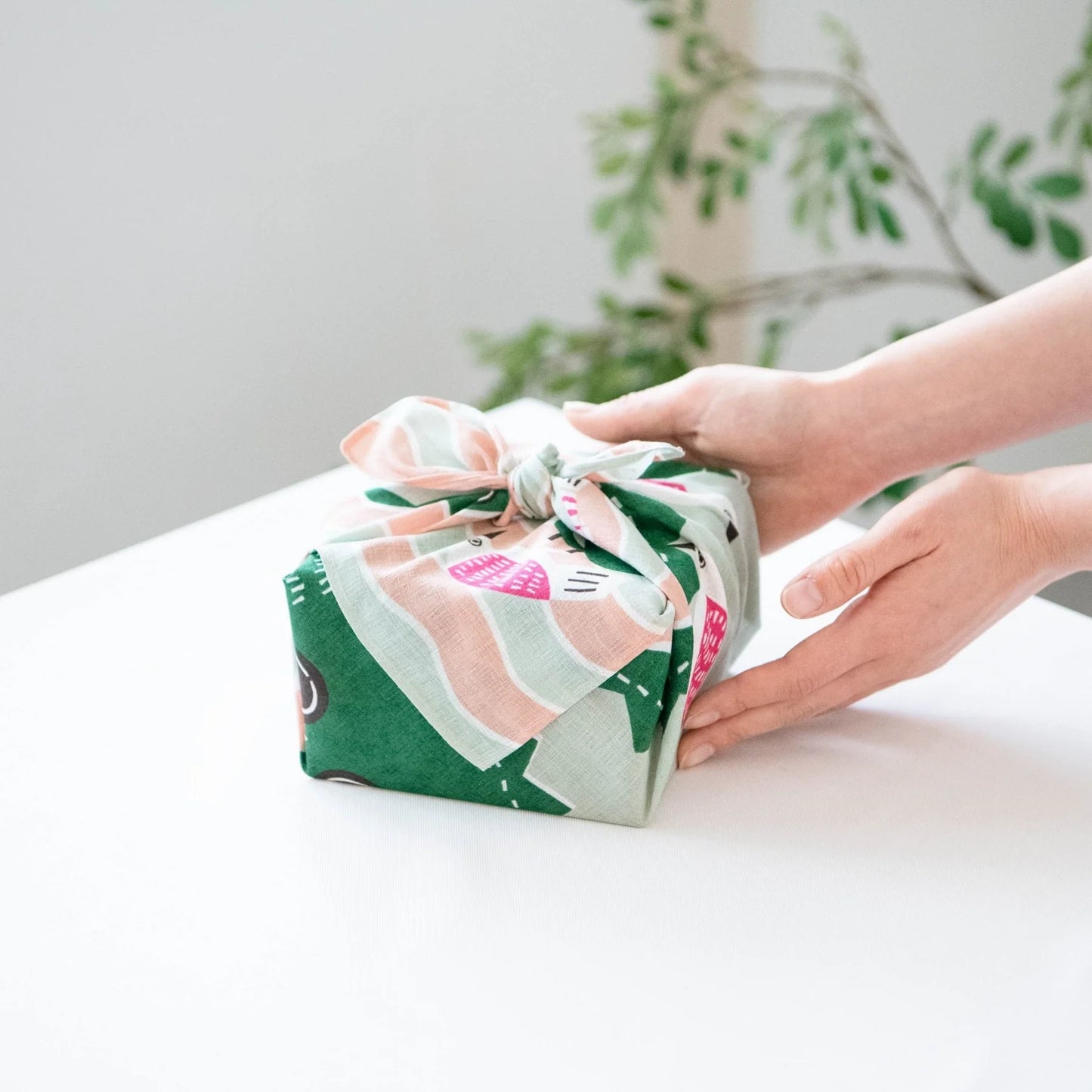 Furoshiki Kata Kata Musubi Crocodile et Oiseaux en coton bio 50 cm