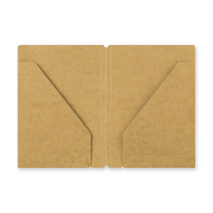 Pochette en Papier Kraft Passeport Traveler's Company Notebook 010