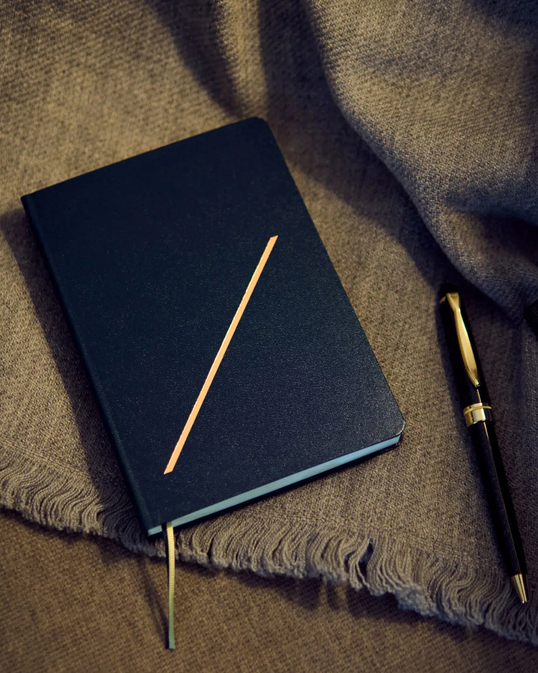 Agenda Hobonichi Techo HON A6 – Navy Slash 2027