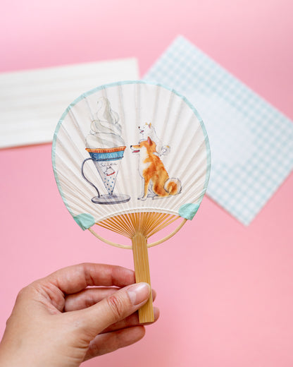 Éventail Shiba Inu & Glace par Murata Natsuki