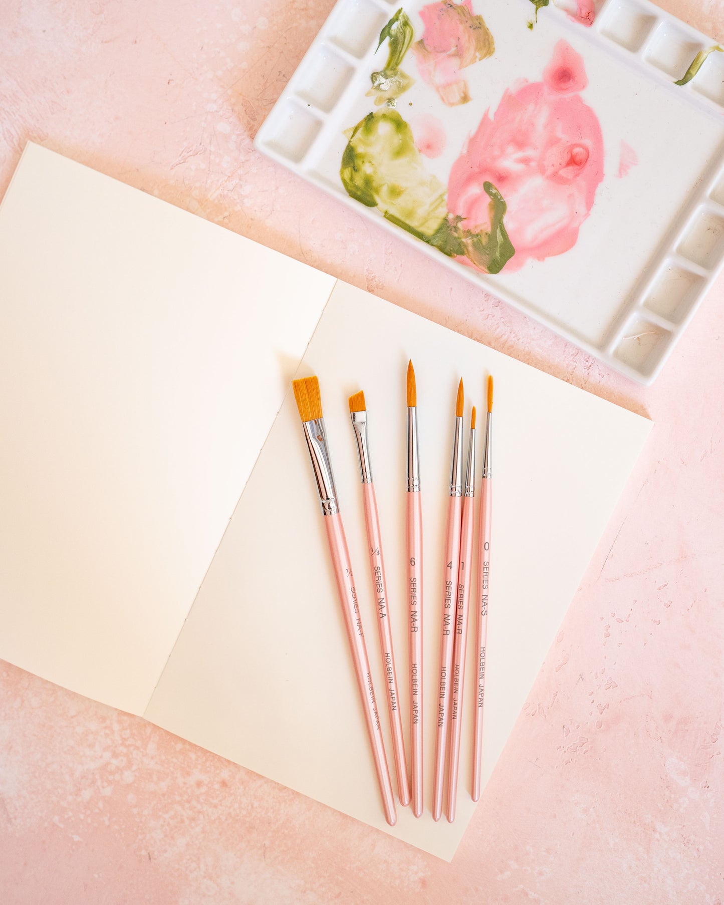 Holbein NA Series Pink Brush Set – 6 Brushes