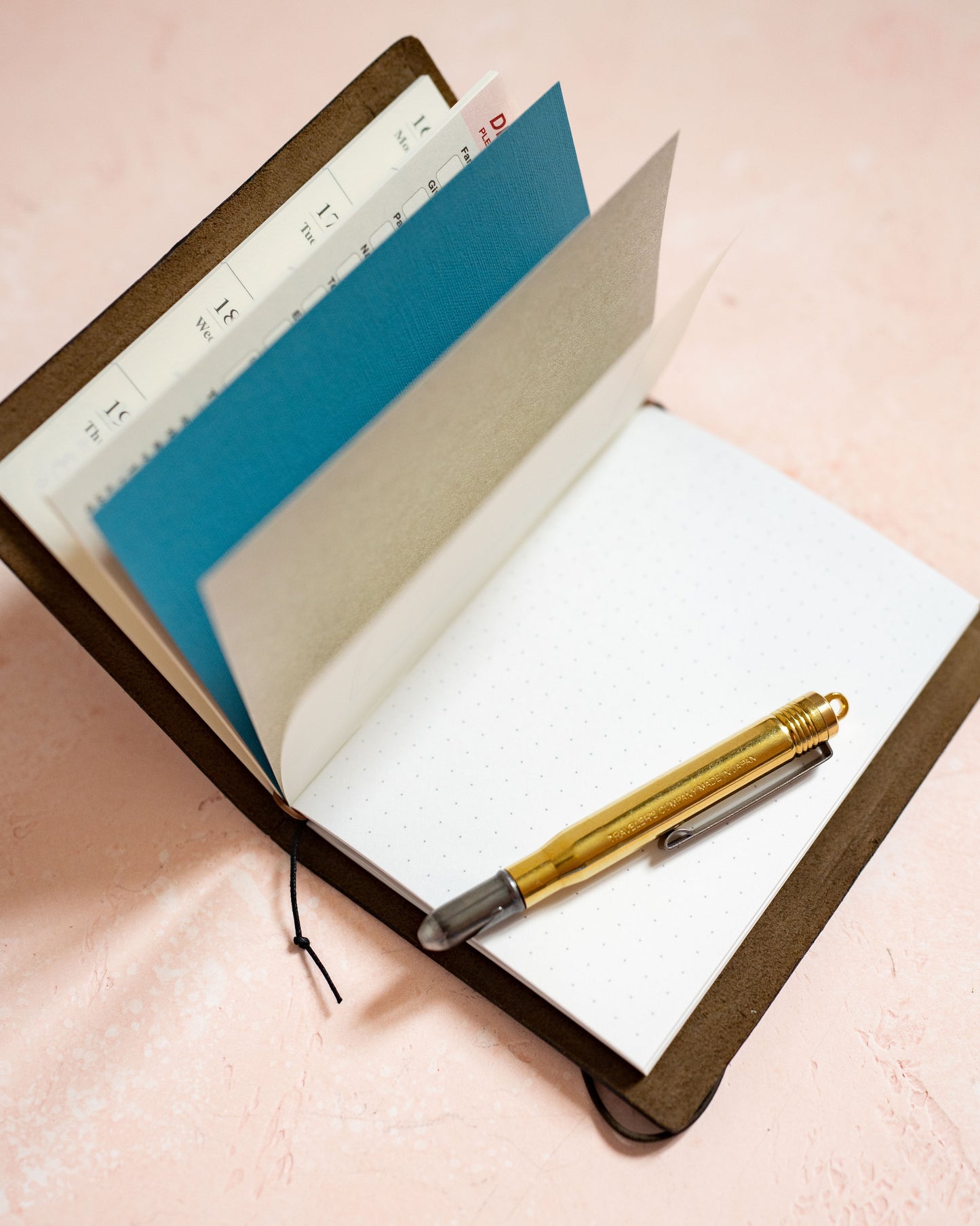 Stylo à Bille en Laiton – Traveler’s Company TRC Brass Ball Pen