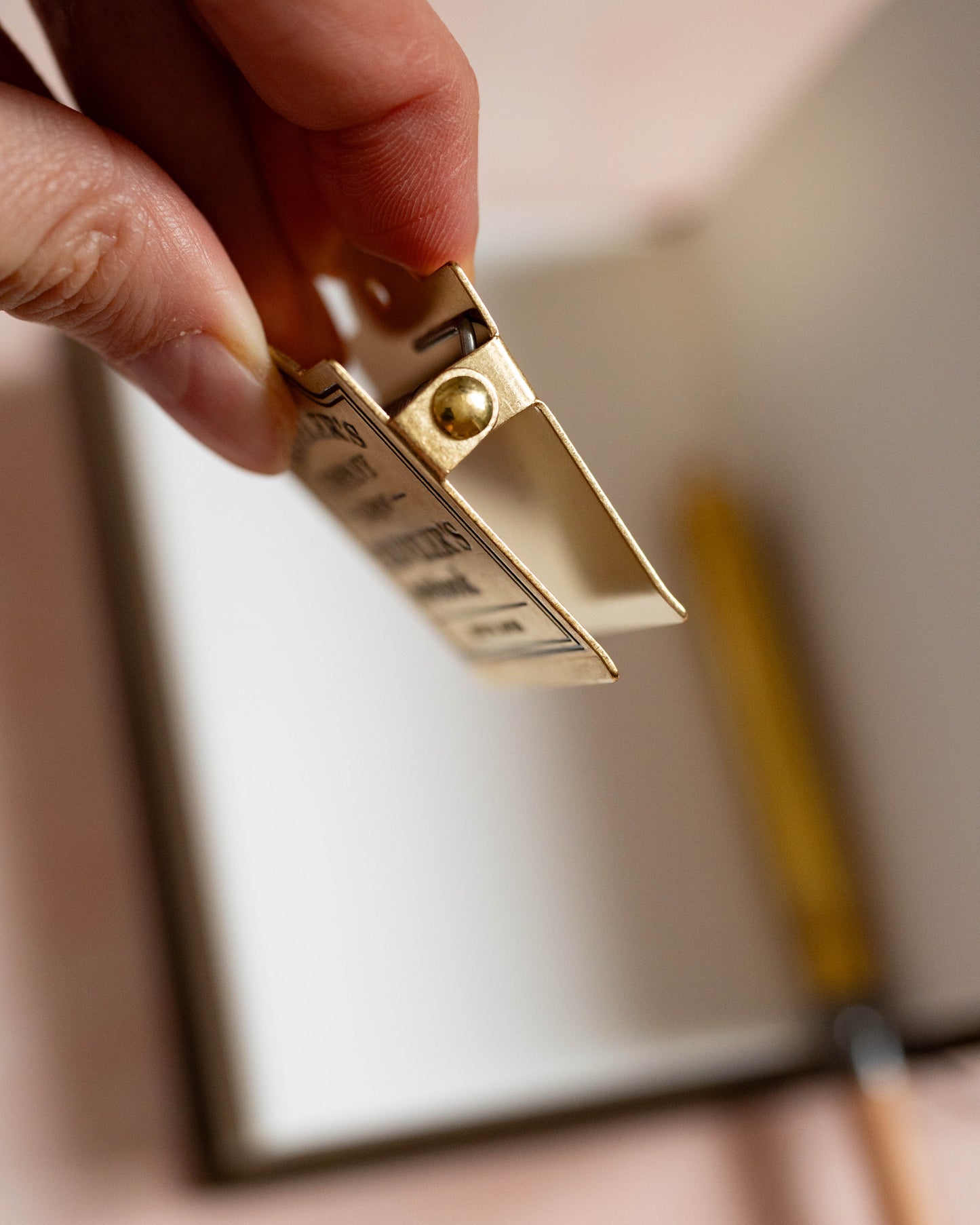 Clip Logo Traveler's en laiton – Traveler’s Company Notebook 030 TRC Brass