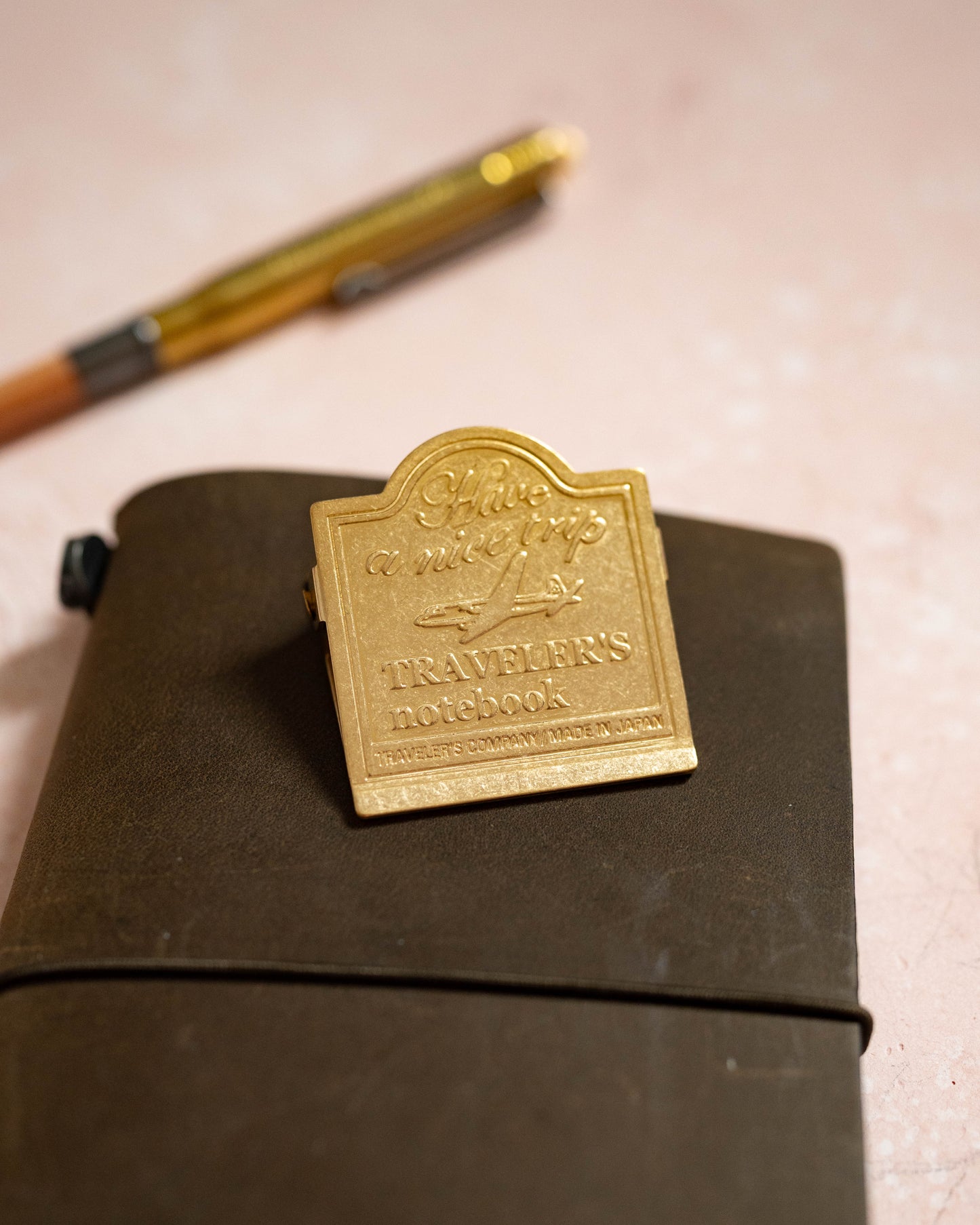 Clip Avion en laiton – Traveler’s Company Notebook 030 TRC Brass