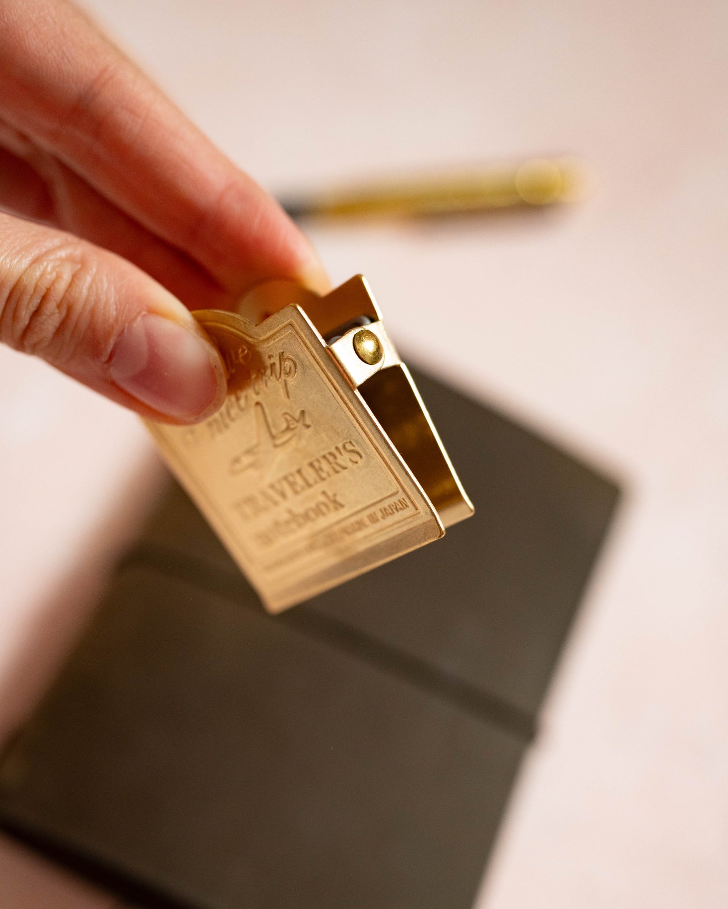 Clip Avion en laiton – Traveler’s Company Notebook 030 TRC Brass