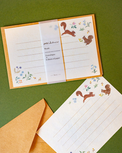 Set de Papier à Lettre Écureuil et Fleurs Michikusa