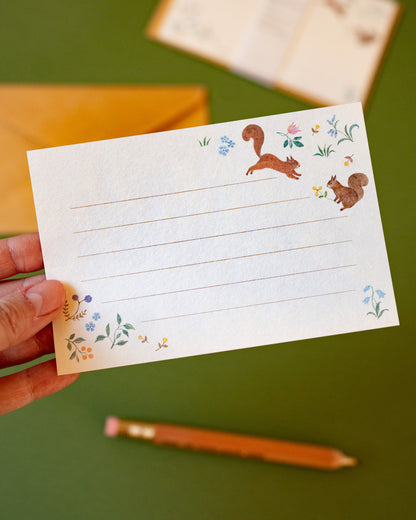 Set de Papier à Lettre Écureuil et Fleurs Michikusa