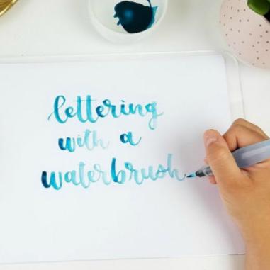 Pentel Water Reservoir Brush (2 sizes)
